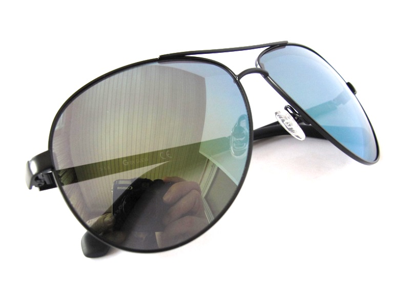 NWT GUESS Mens Sunglasses GG2109 Black//Green Guess Pouch $80